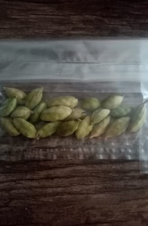 هل سبز درجه یک اعلاء اکبری صادراتی 10 گرمی
